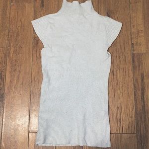 Medium White Short Sleeve Turtle Neck